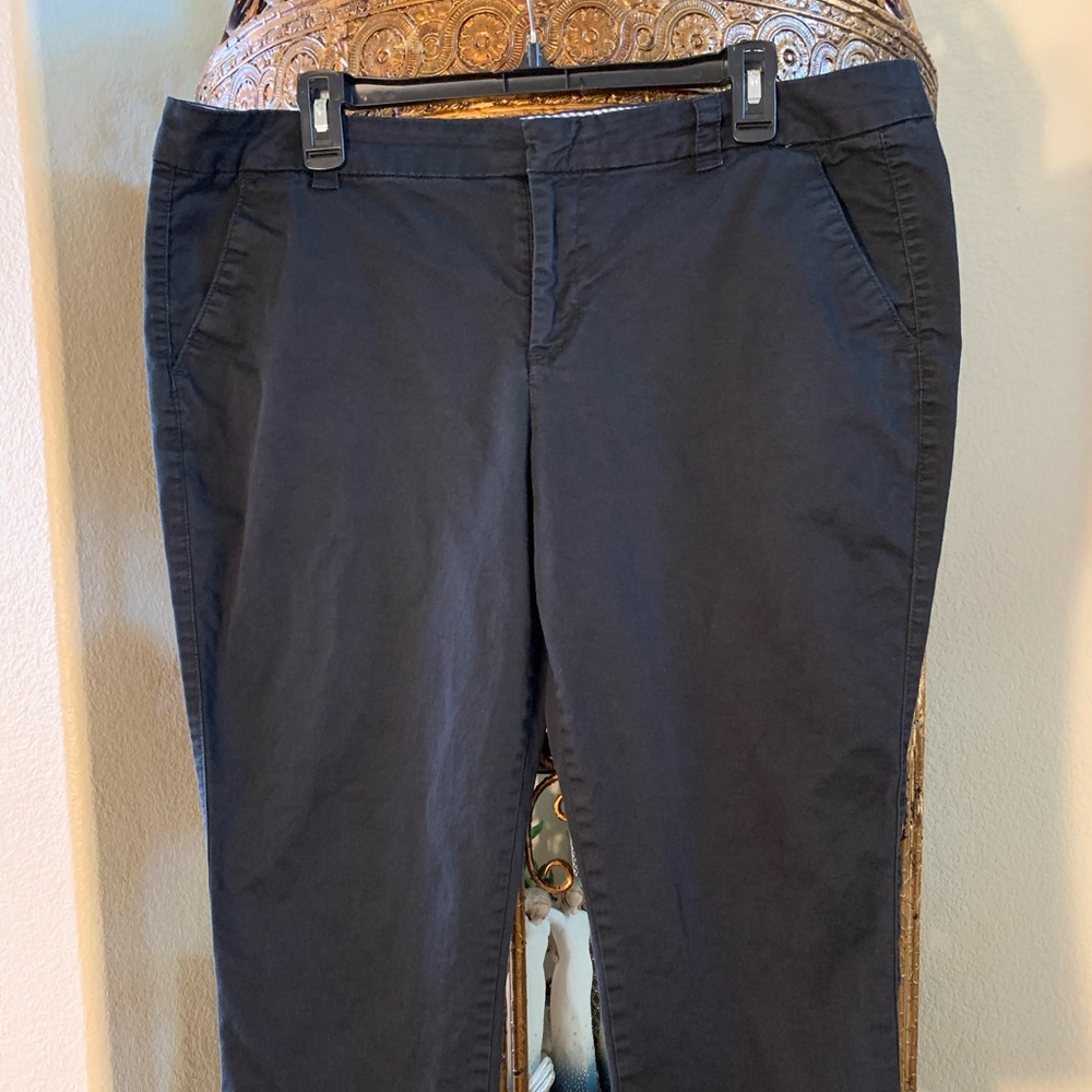 JCP Ladies Black Capri/Ankle Pants 16P